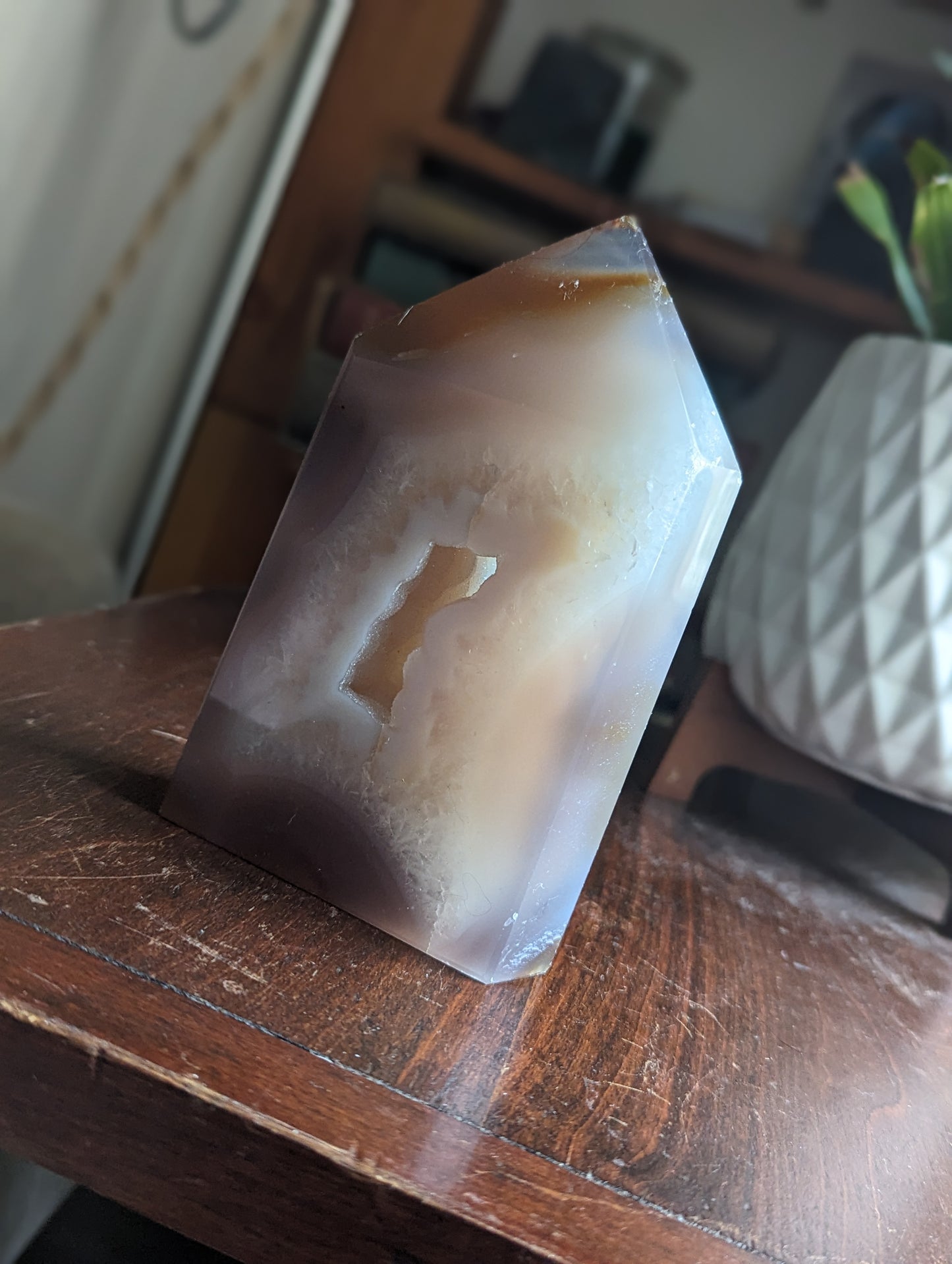 Torre de geoda con bolsillo druzy pulido - Marrón