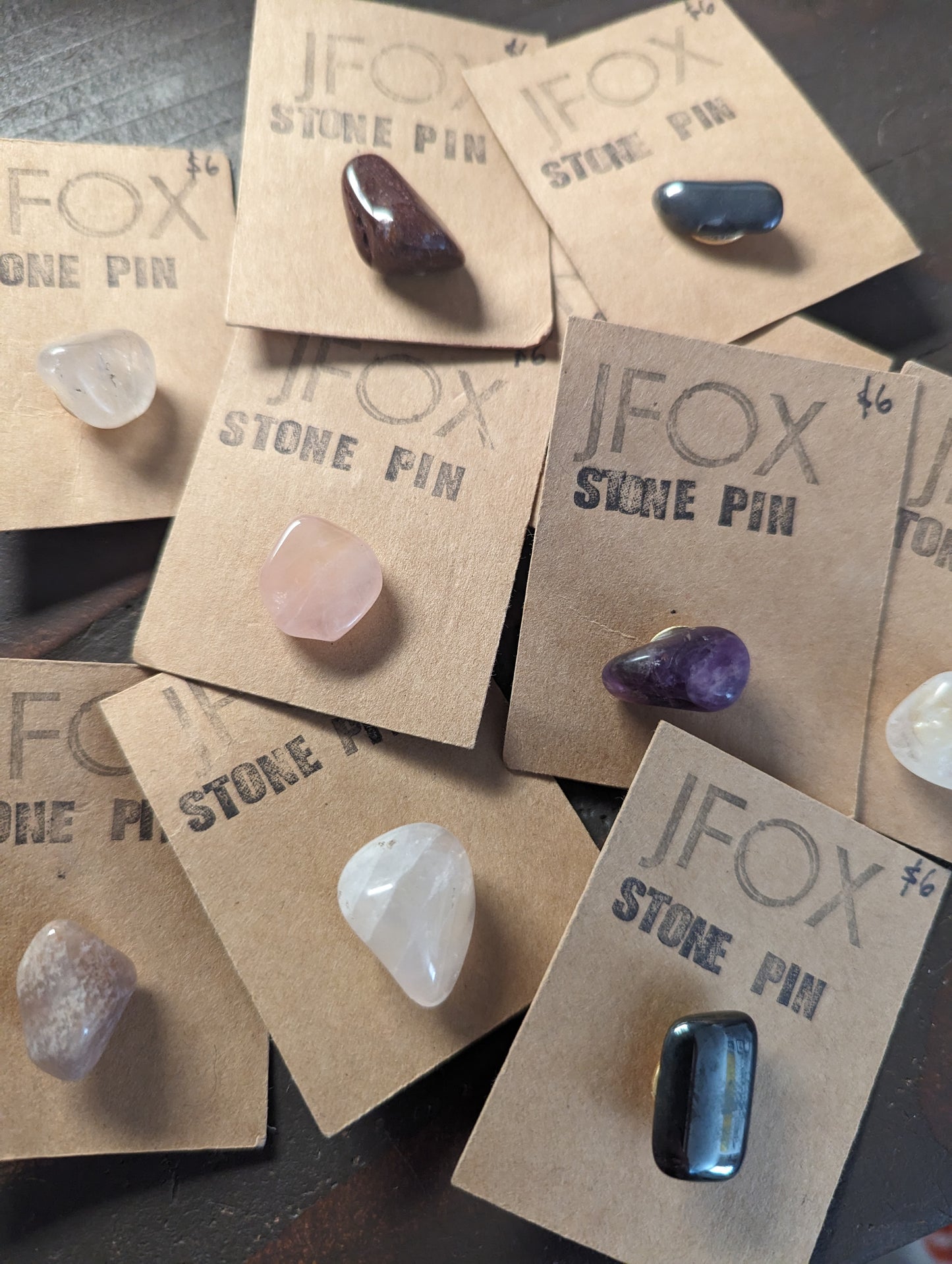 Broches de piedras preciosas (varias piedras disponibles)