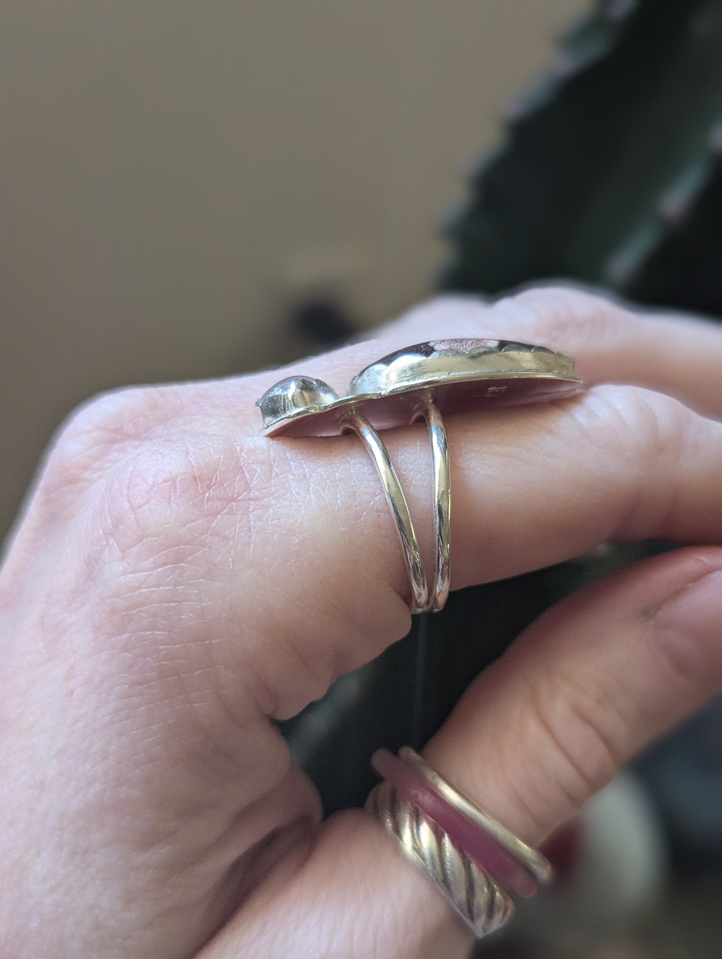 Anillo de plata de ley con riolita y calcedonia lavanda - Talla 7