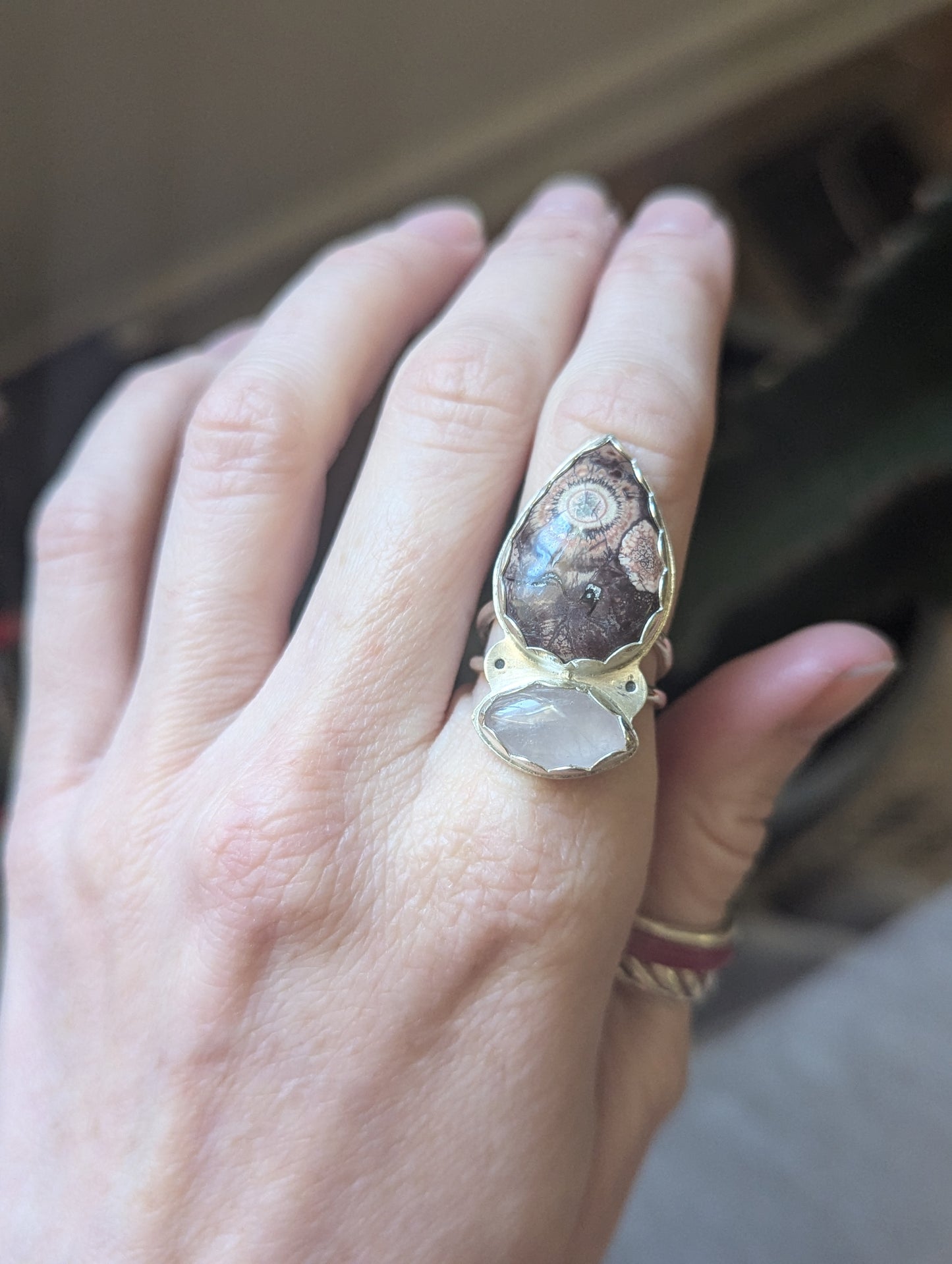 Anillo de plata de ley con riolita y calcedonia lavanda - Talla 7