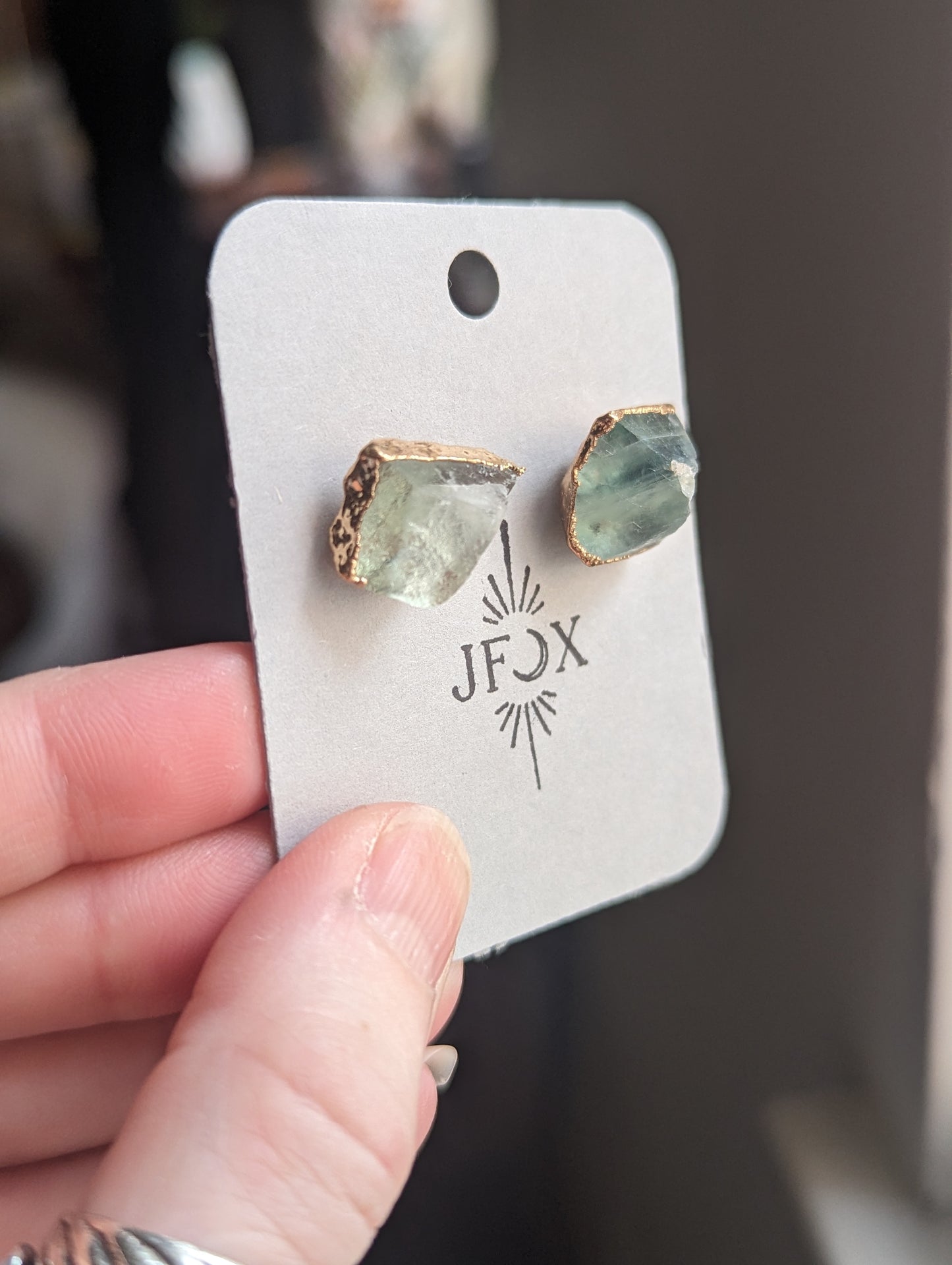 Pendientes de piedras preciosas en bruto (varios estilos disponibles)