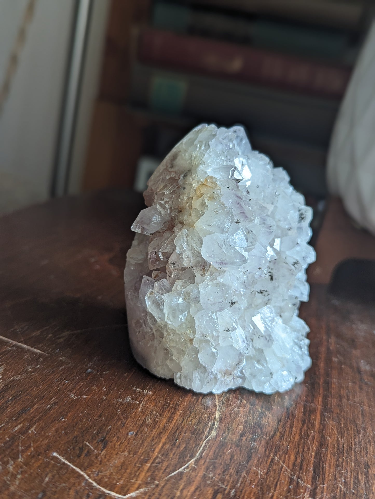 Huevo de cristal druzy de bolsillo pulido