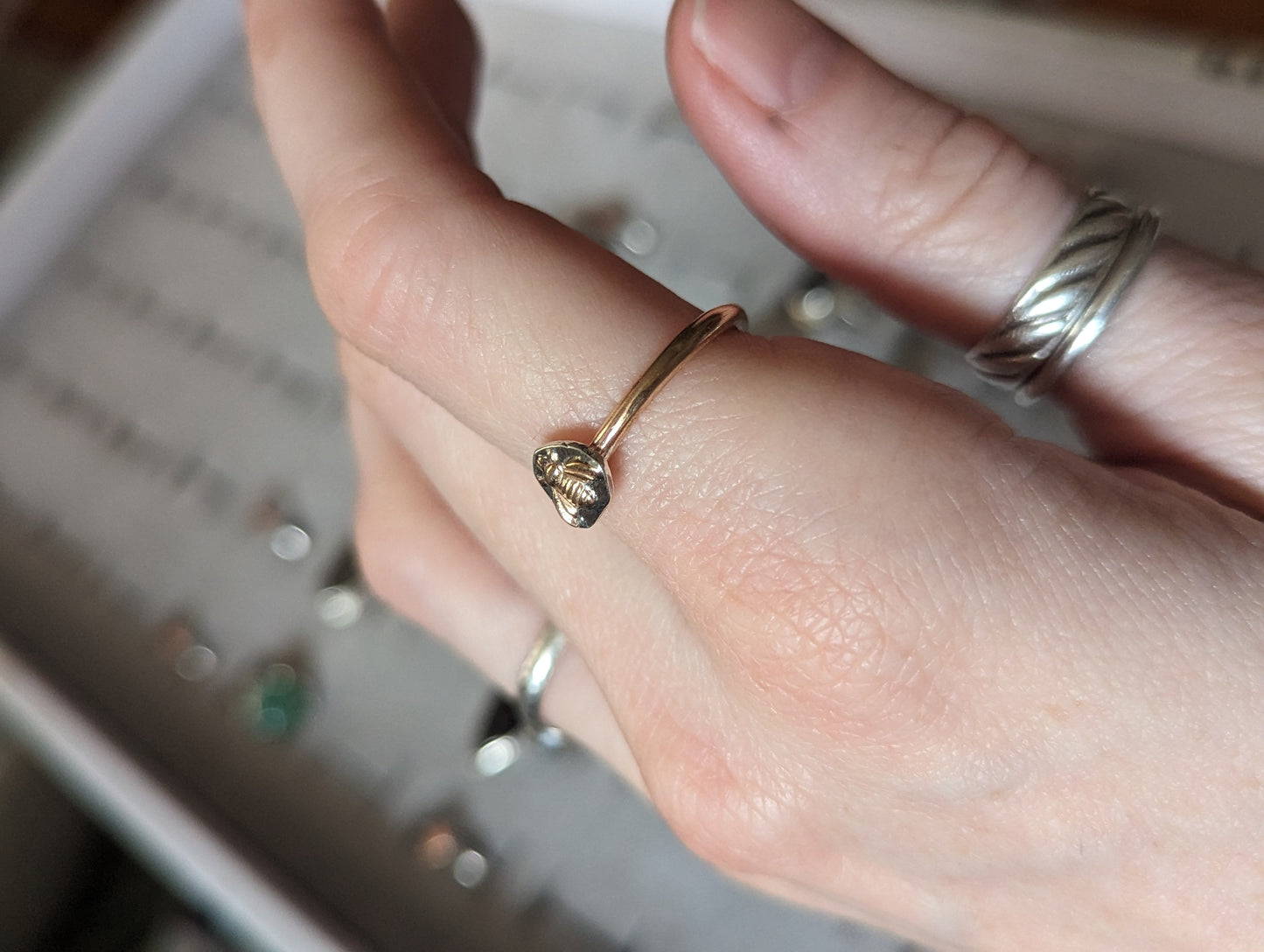 Anillo Bumblebee 14kGF - Talla 7