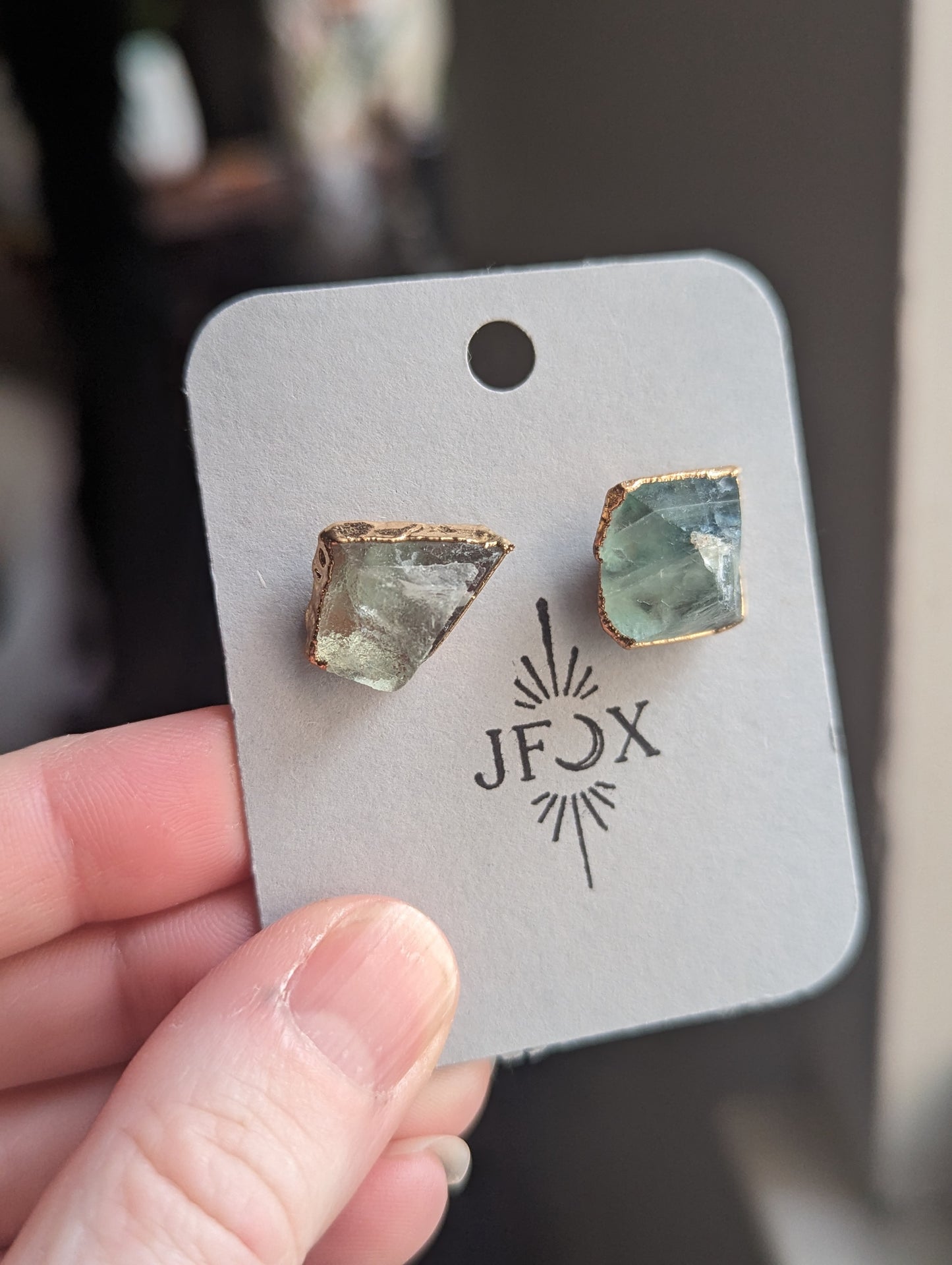 Pendientes de piedras preciosas en bruto (varios estilos disponibles)
