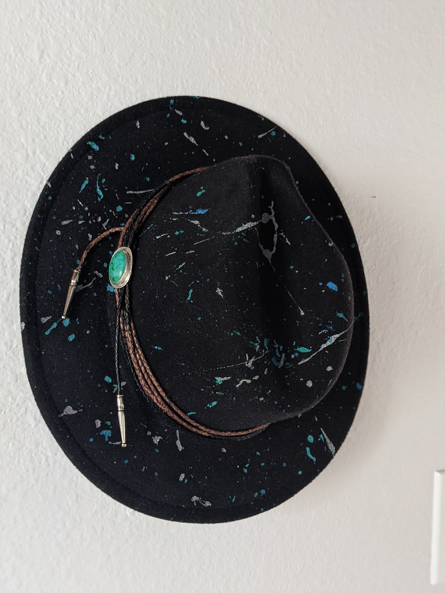 Standard Brim Black Splatter Hat with Turquoise Hat Band - Size Medium