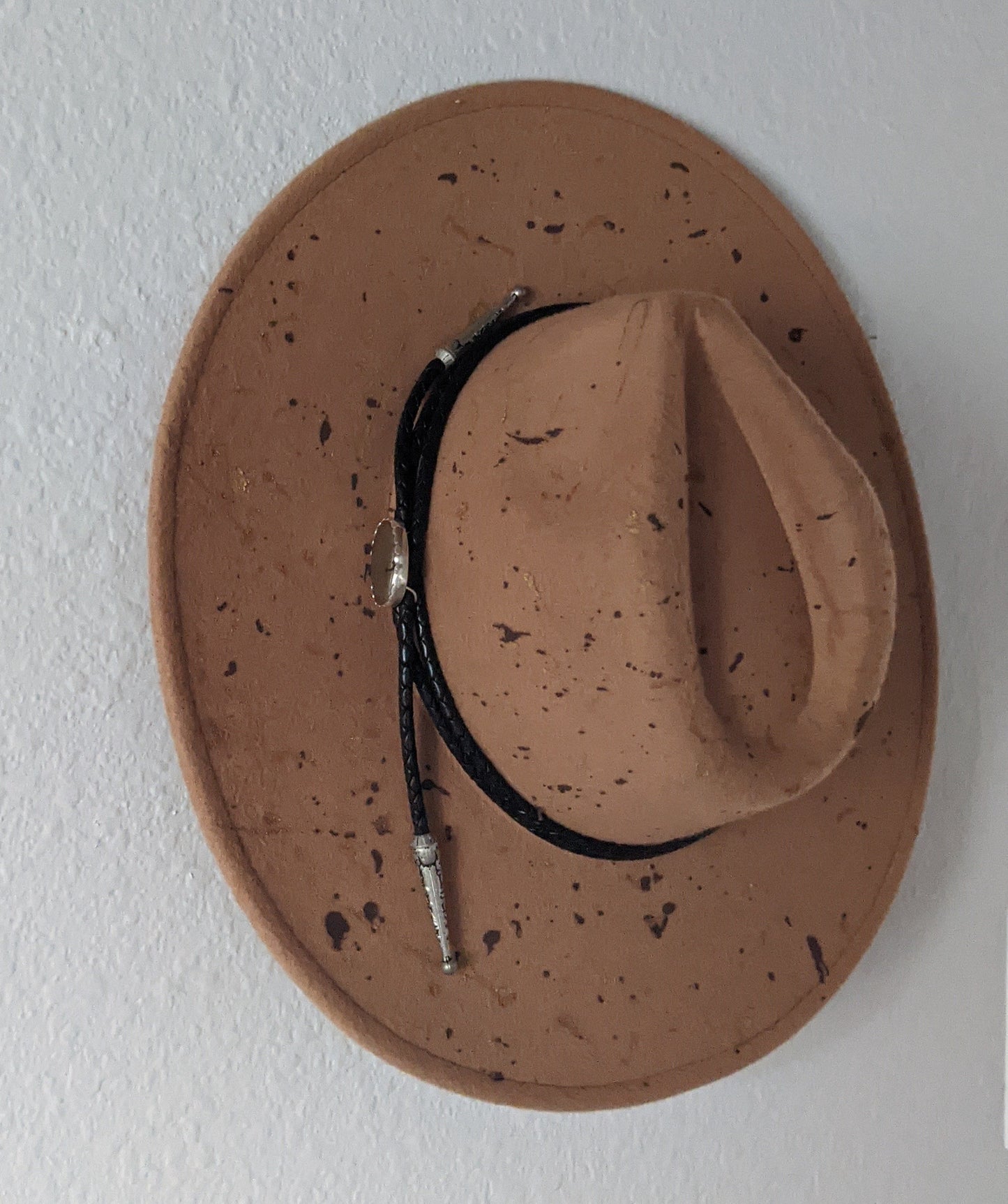 Sombrero de ala ancha con salpicadura de camello y banda de pirita (talla grande)