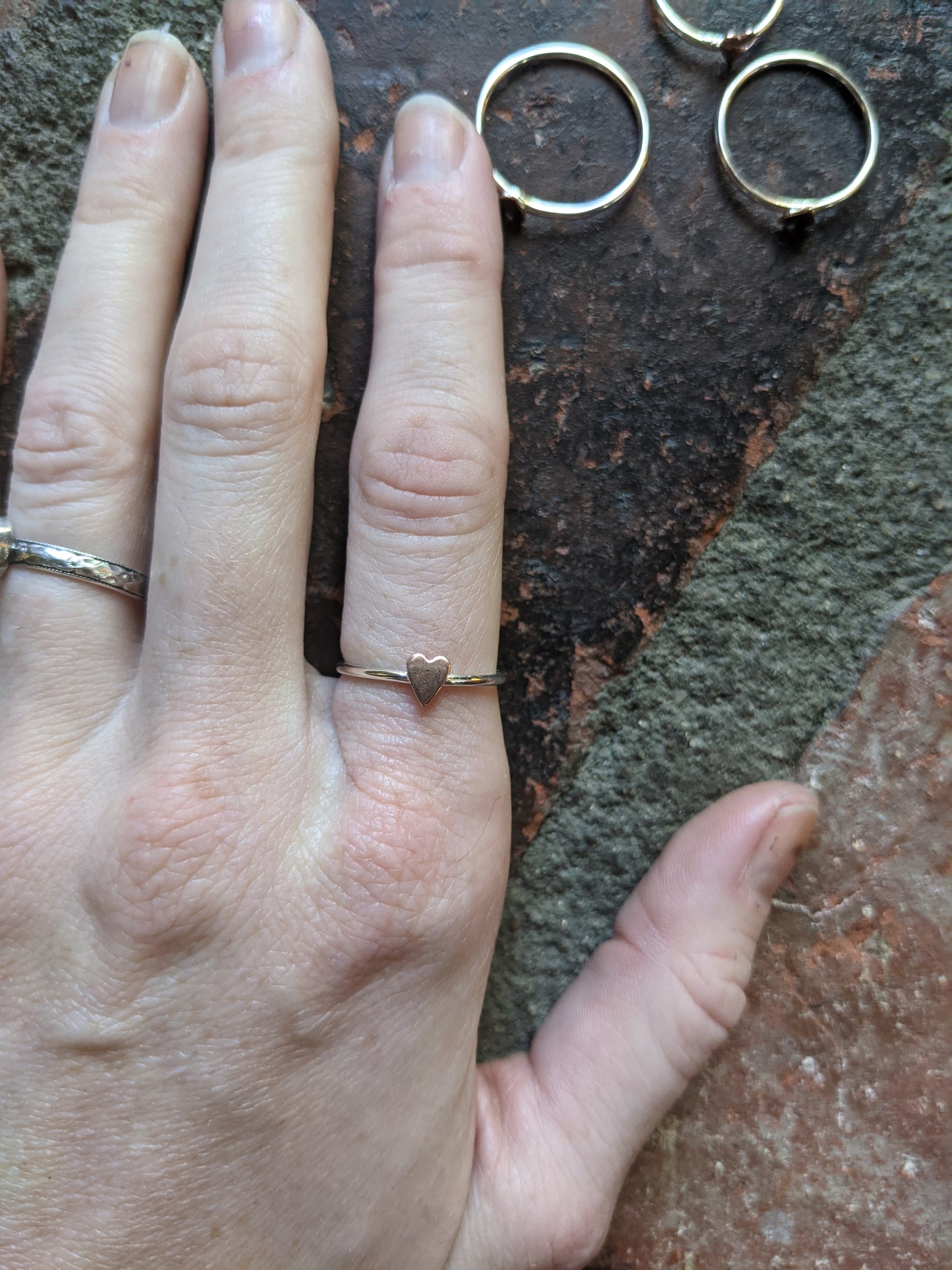 Anillo de corazón de cobre y plata de ley (hecho a pedido)