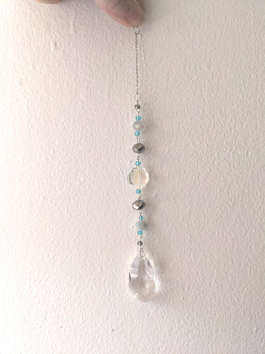 Mini atrapasol de trébol de cristal azul y gris (hecho a pedido)