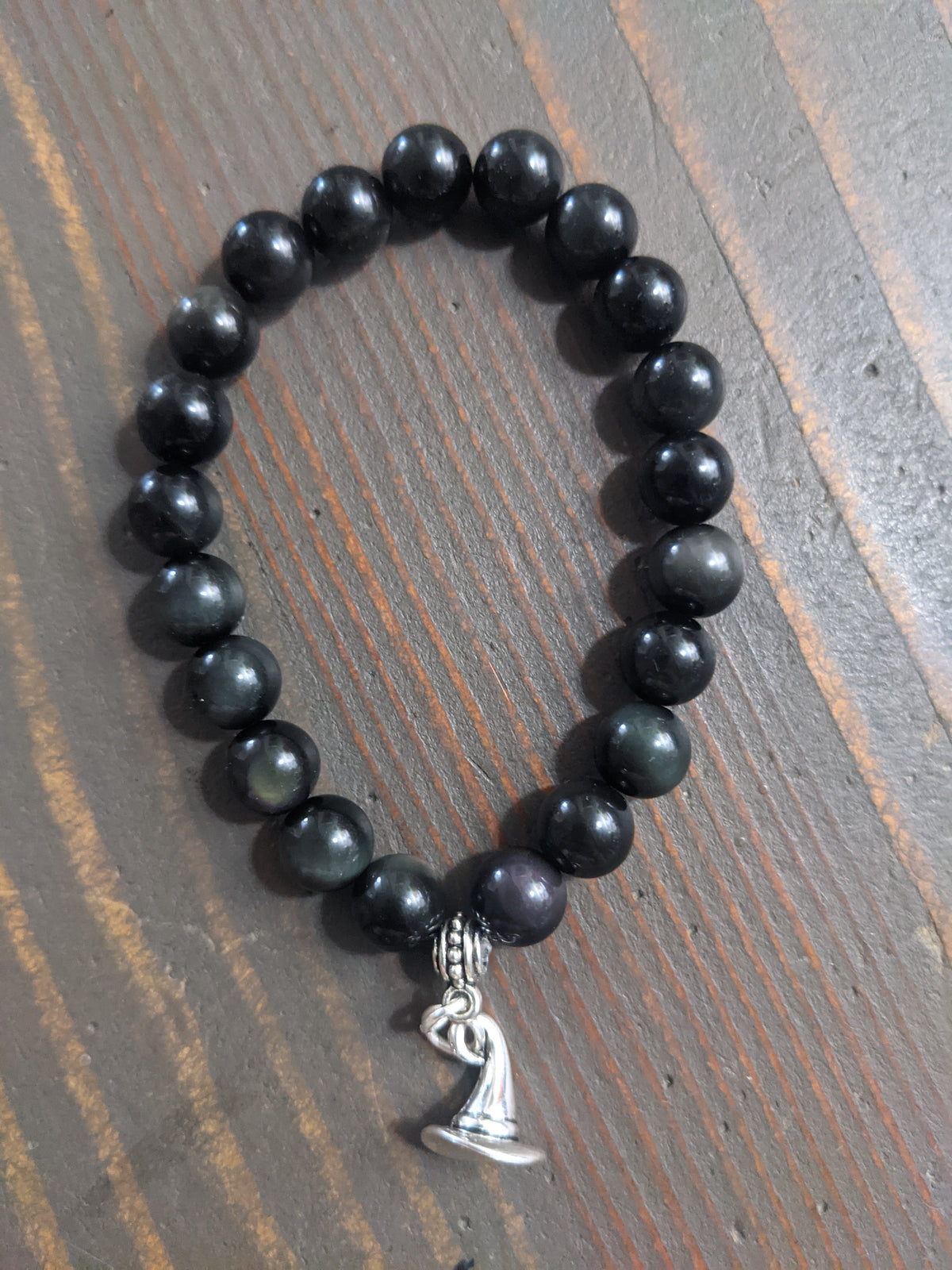 Pulsera de edición limitada de otoño con sombrero de bruja de obsidiana arcoíris y dije de Halloween