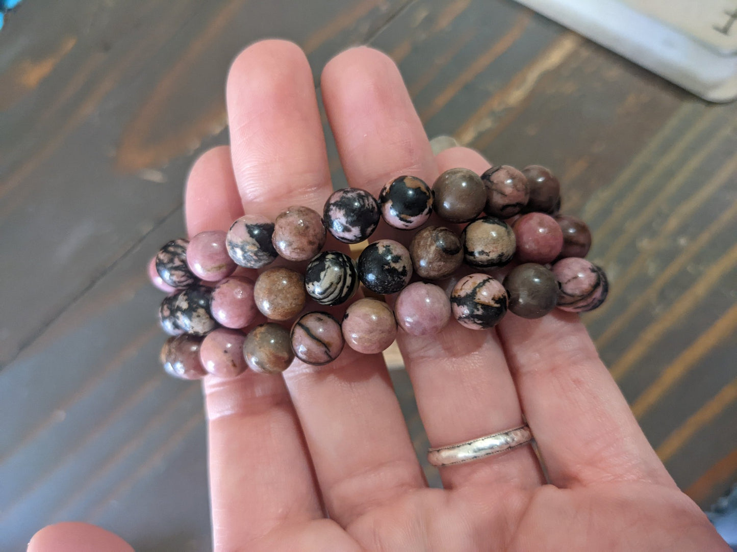 Pulseras de rodonita (varios tamaños disponibles) *Estilo retirado*