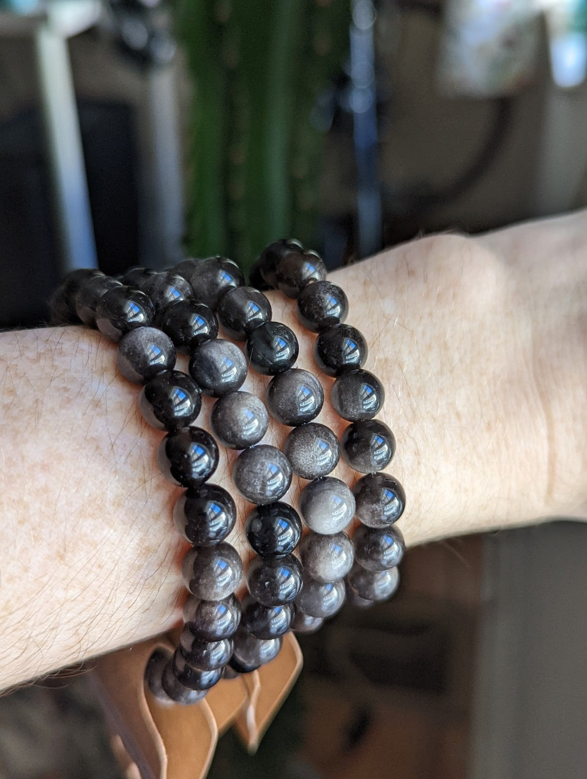 Pulsera de obsidiana con brillo plateado (varios tamaños disponibles) *Estilo retirado*