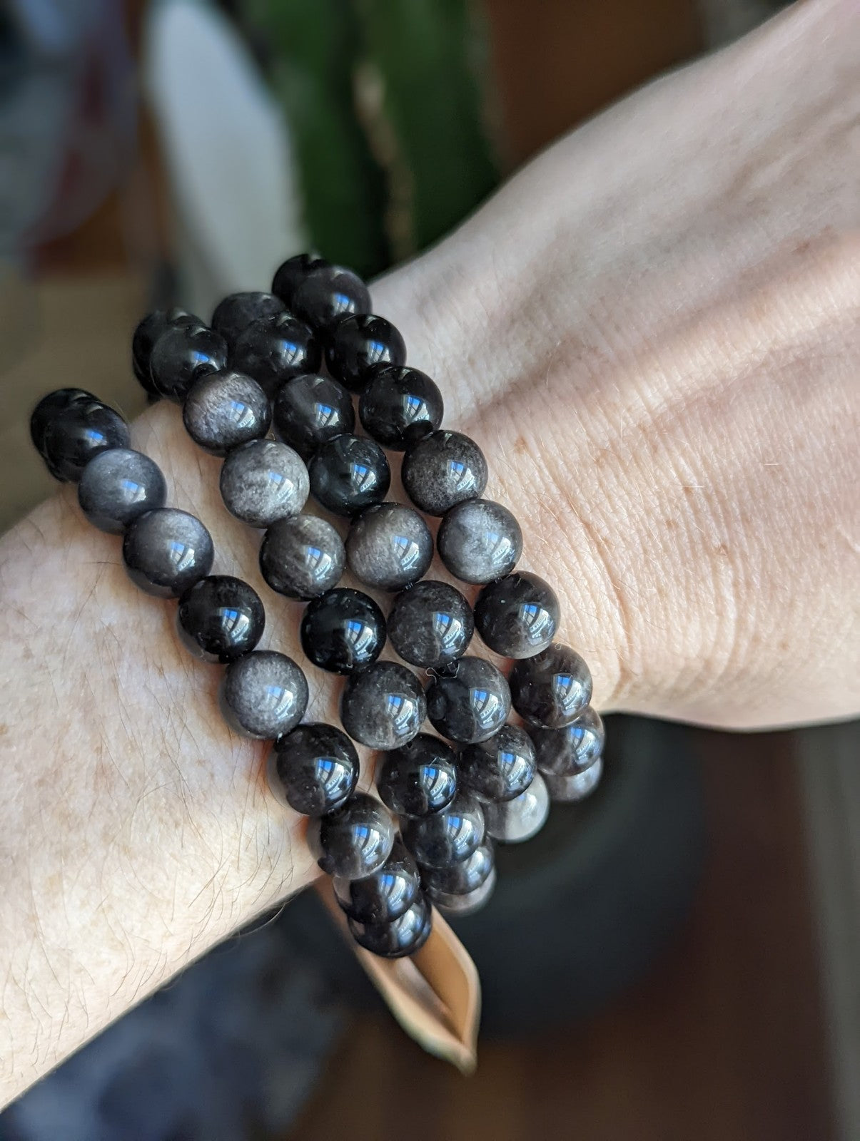 Pulsera de obsidiana con brillo plateado (varios tamaños disponibles) *Estilo retirado*