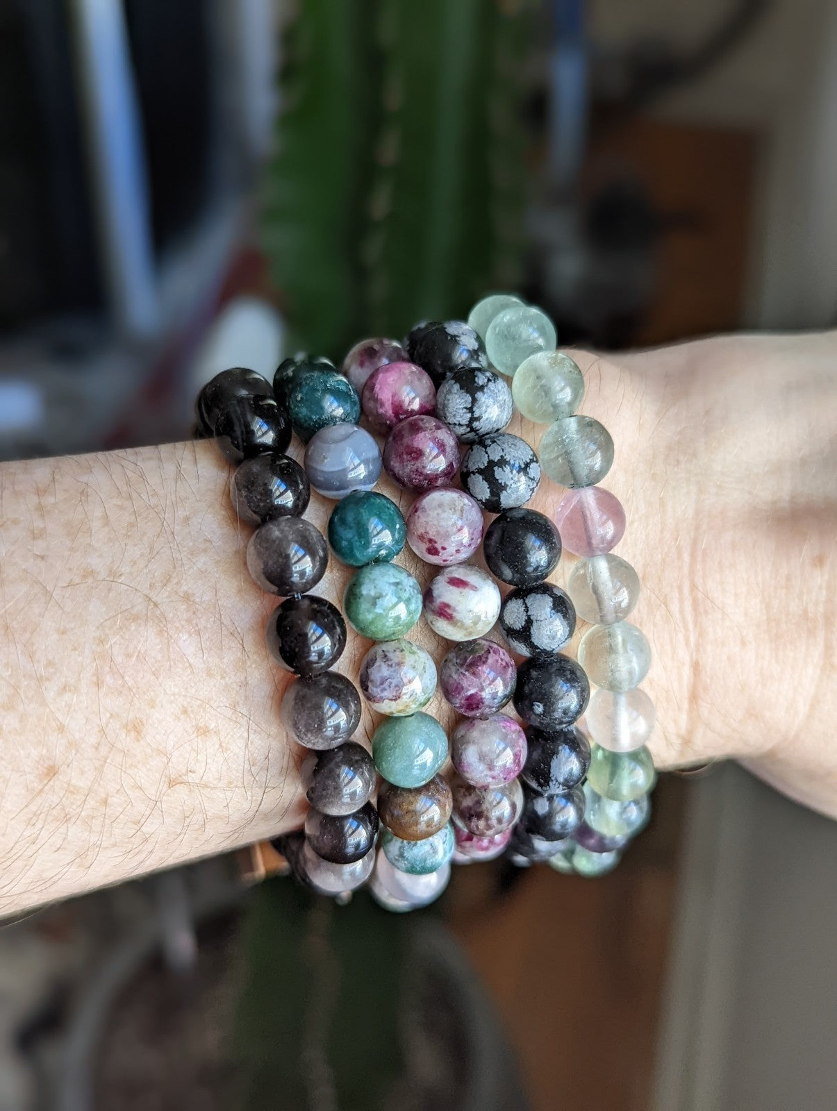 Pulsera de obsidiana con brillo plateado (varios tamaños disponibles) *Estilo retirado*