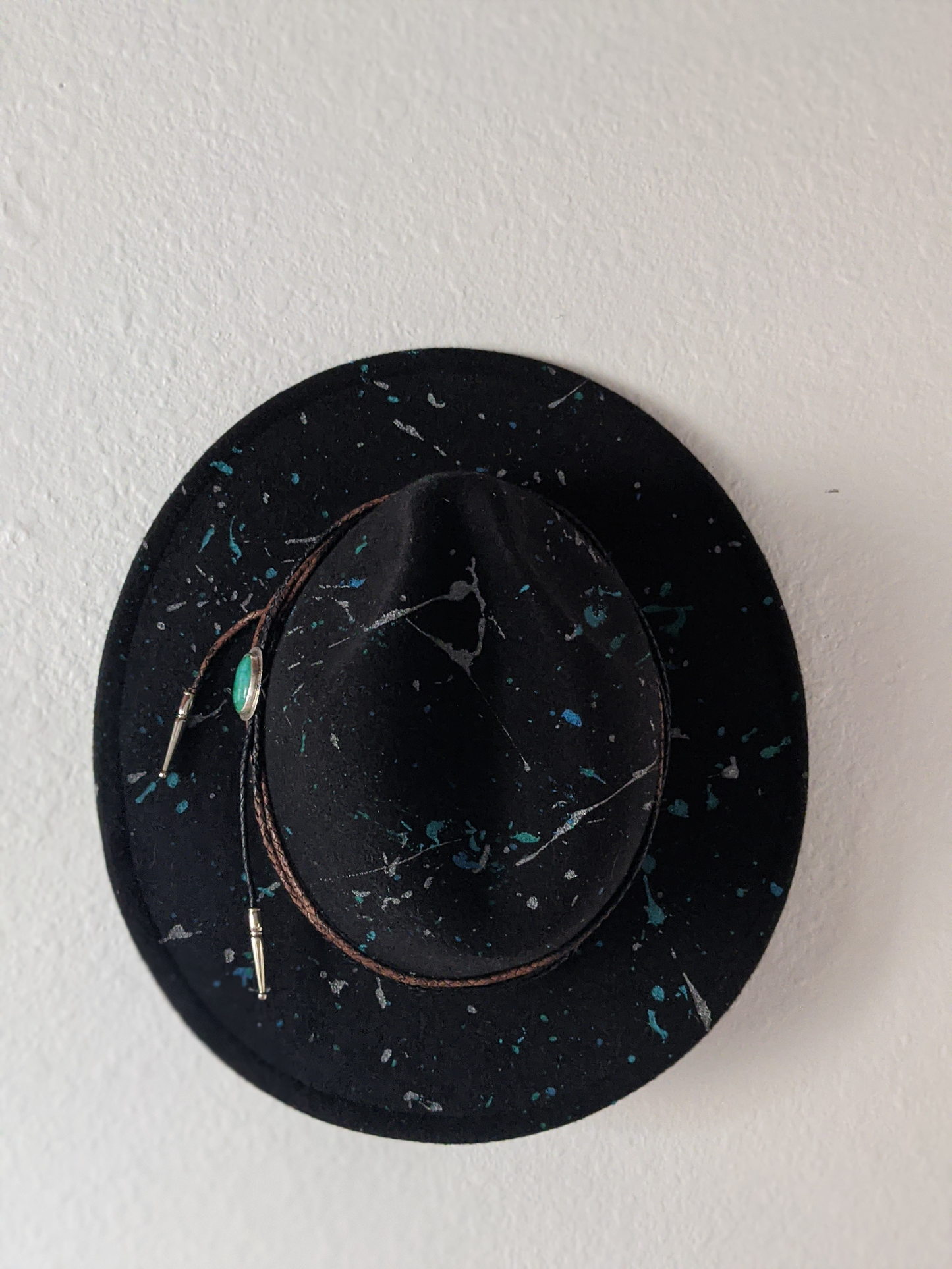 Standard Brim Black Splatter Hat with Turquoise Hat Band - Size Medium