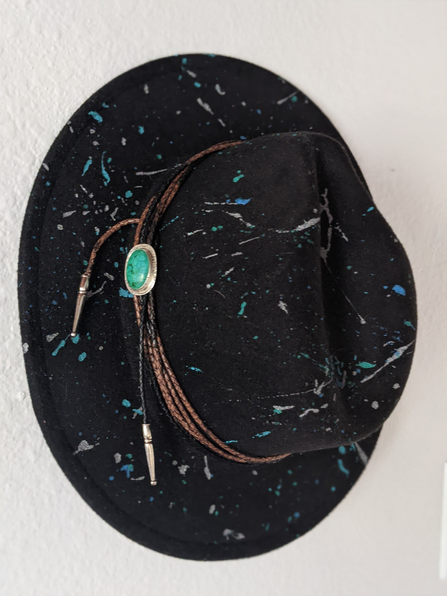 Standard Brim Black Splatter Hat with Turquoise Hat Band - Size Medium