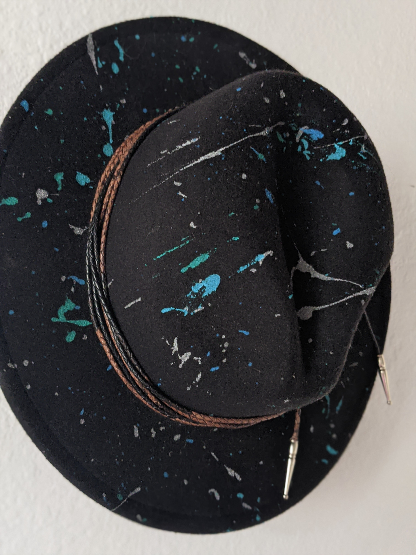 Standard Brim Black Splatter Hat with Turquoise Hat Band - Size Medium