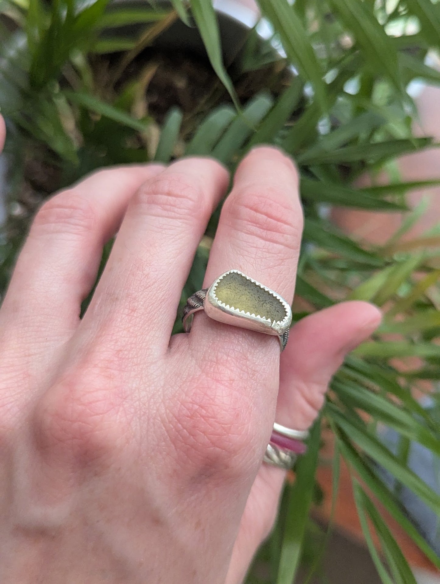 Dark Green Seaglass Silver Striped Band Ring - Size 10