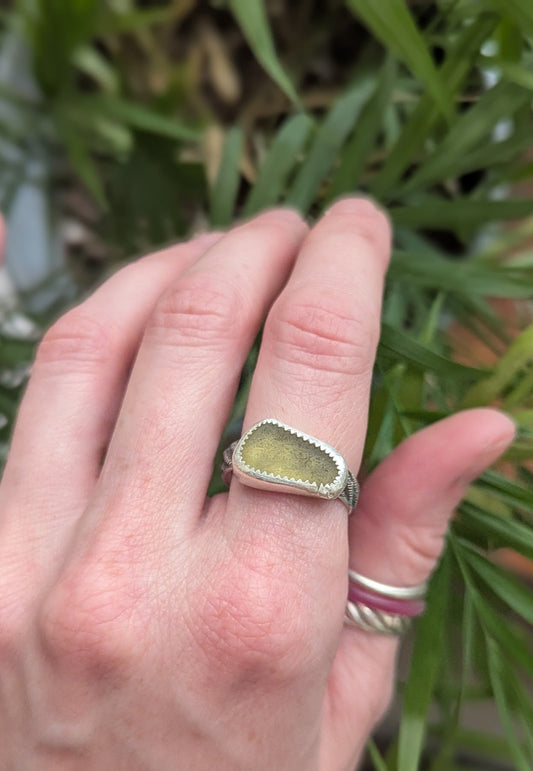 Dark Green Seaglass Silver Striped Band Ring - Size 10