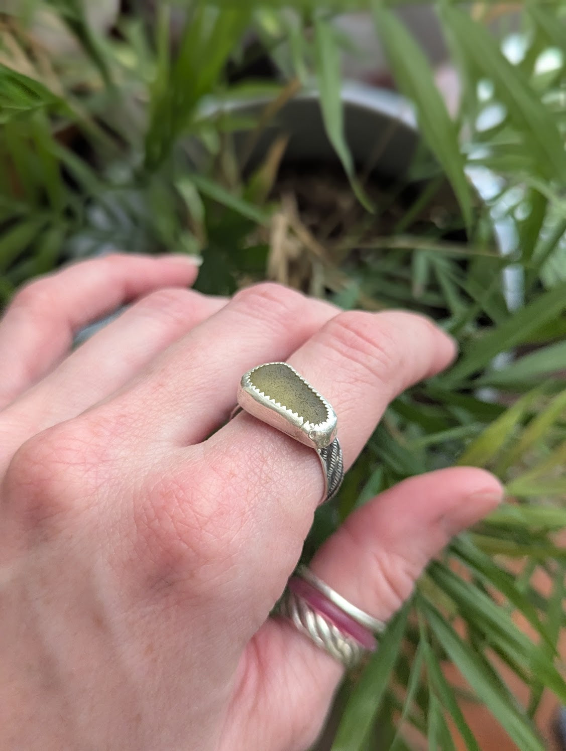 Dark Green Seaglass Silver Striped Band Ring - Size 10
