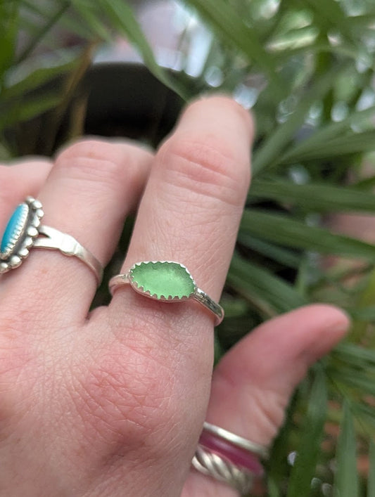 Green Seaglass Silver Ring - Size 7
