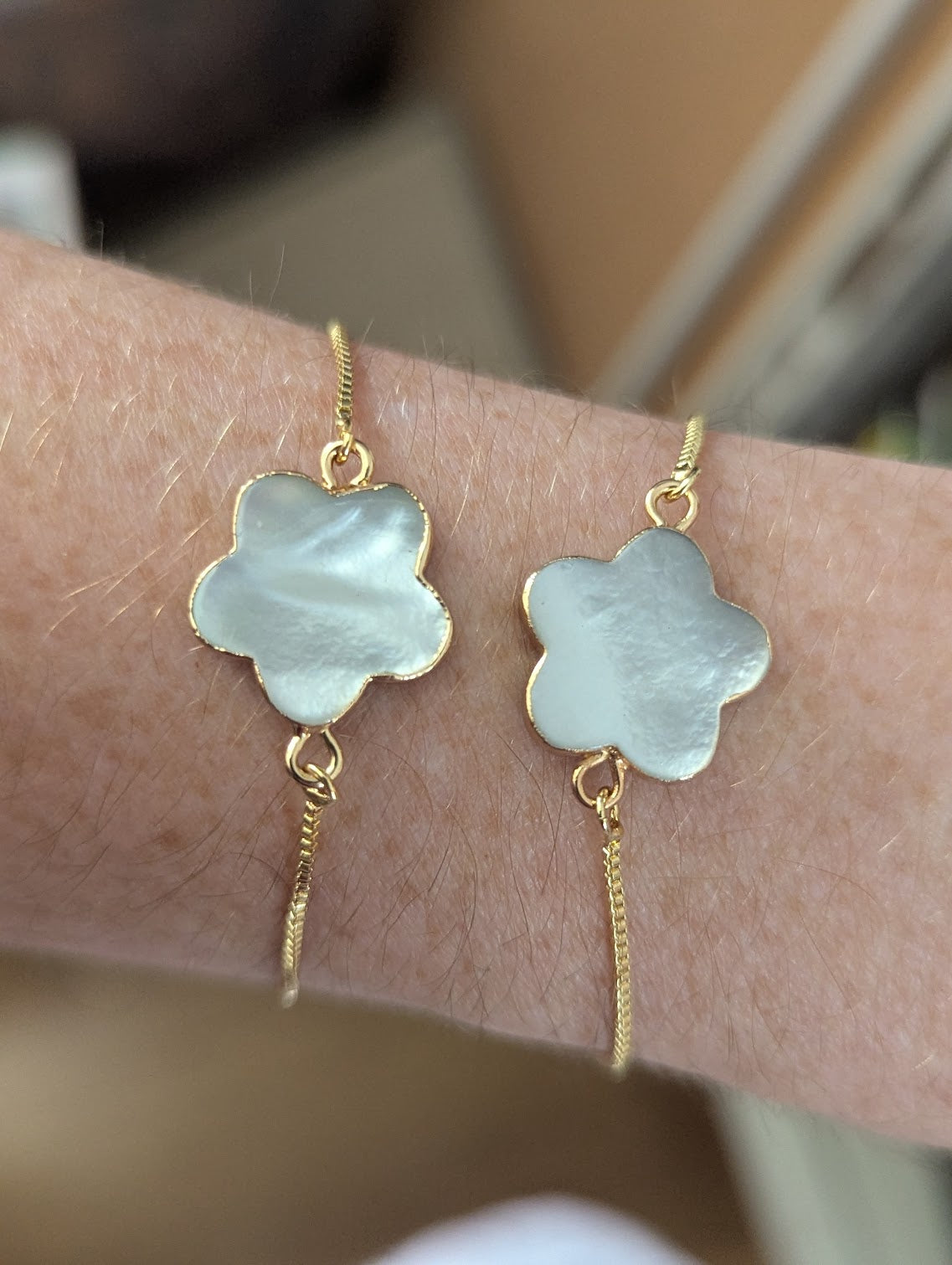 Black Lip Shell Flower Gold Slider Bracelet