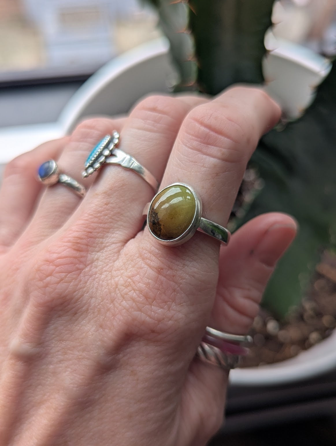 Green Oval Turquoise Silver Ring - Size 9.5