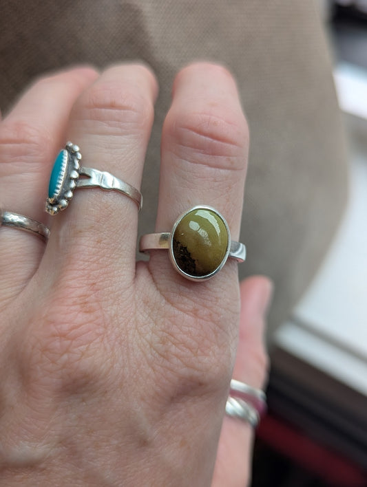 Green Oval Turquoise Silver Ring - Size 9.5