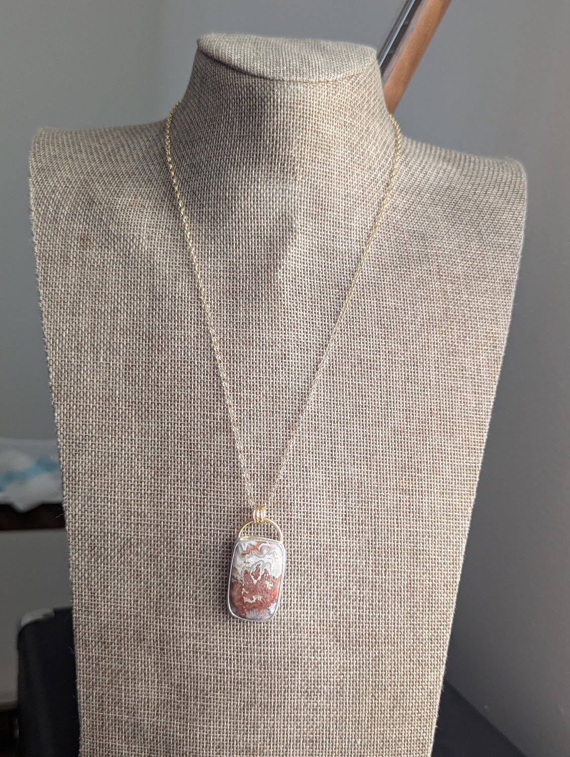 Full Circle Crazy Lace Agate Mixed Metal Gold and Silver Necklace