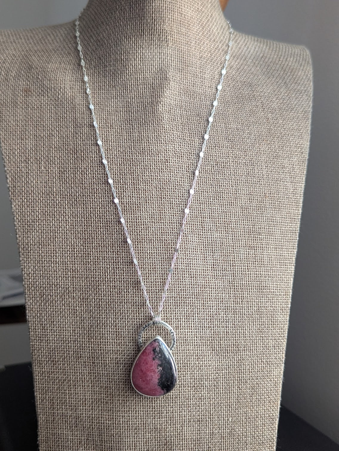 Large Rhodonite Tear Drop Hammered Full Circle Long Silver Necklace