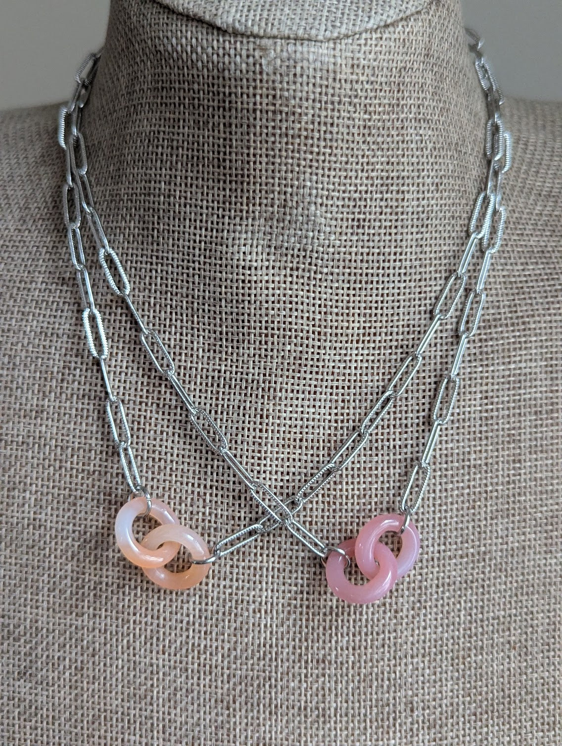 Pink Agate Interlocking Rings Silver Paperclip Chain