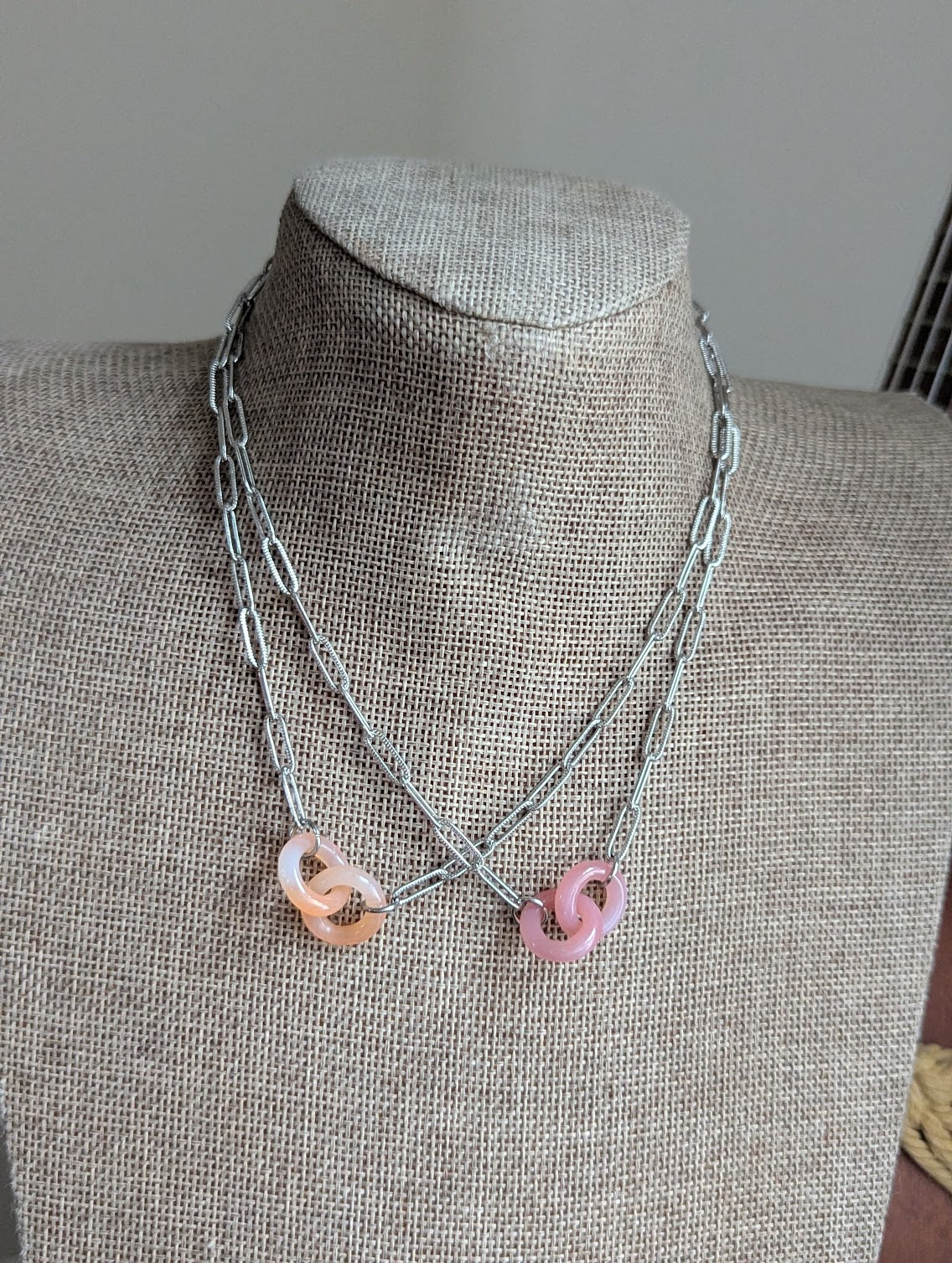 Pink Agate Interlocking Rings Silver Paperclip Chain