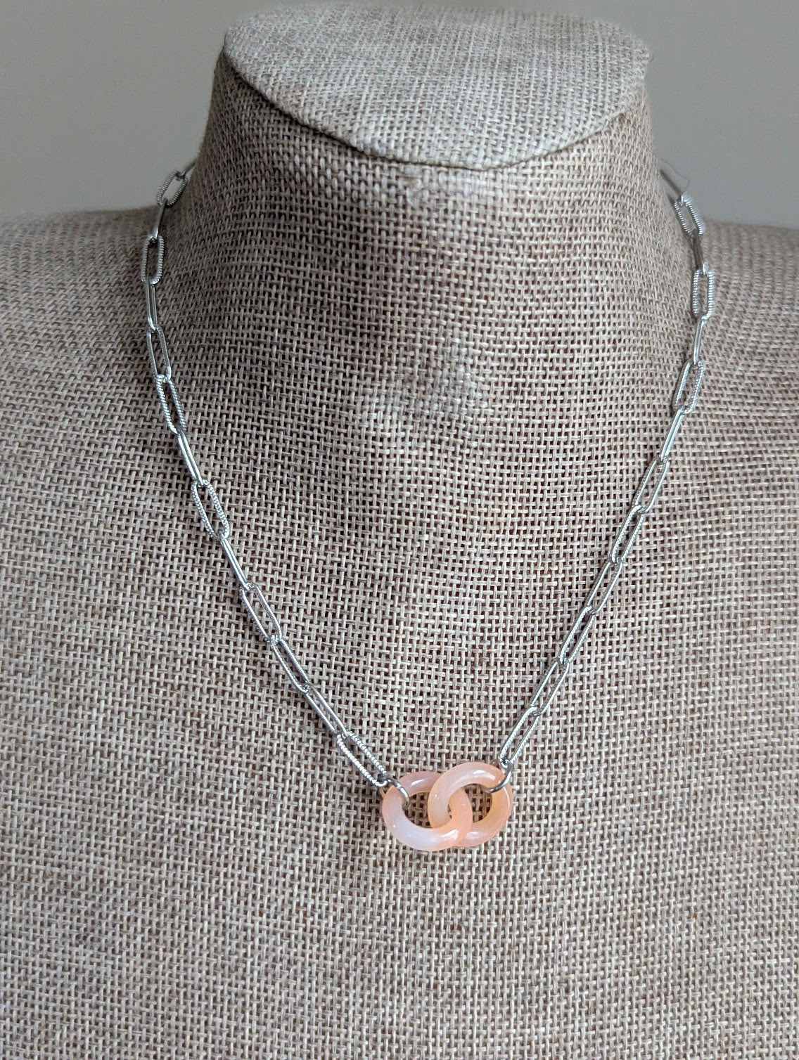 Pink Agate Interlocking Rings Silver Paperclip Chain