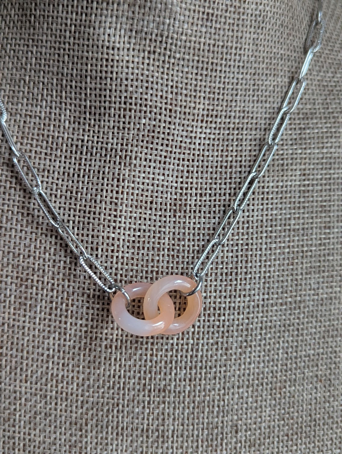 Pink Agate Interlocking Rings Silver Paperclip Chain