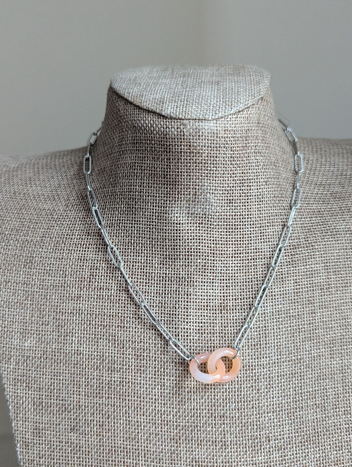 Pink Agate Interlocking Rings Silver Paperclip Chain