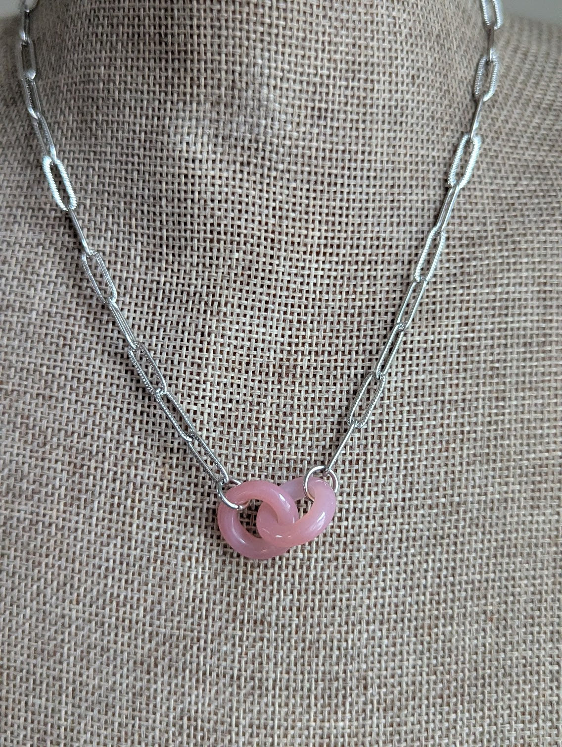 Pink Agate Interlocking Rings Silver Paperclip Chain