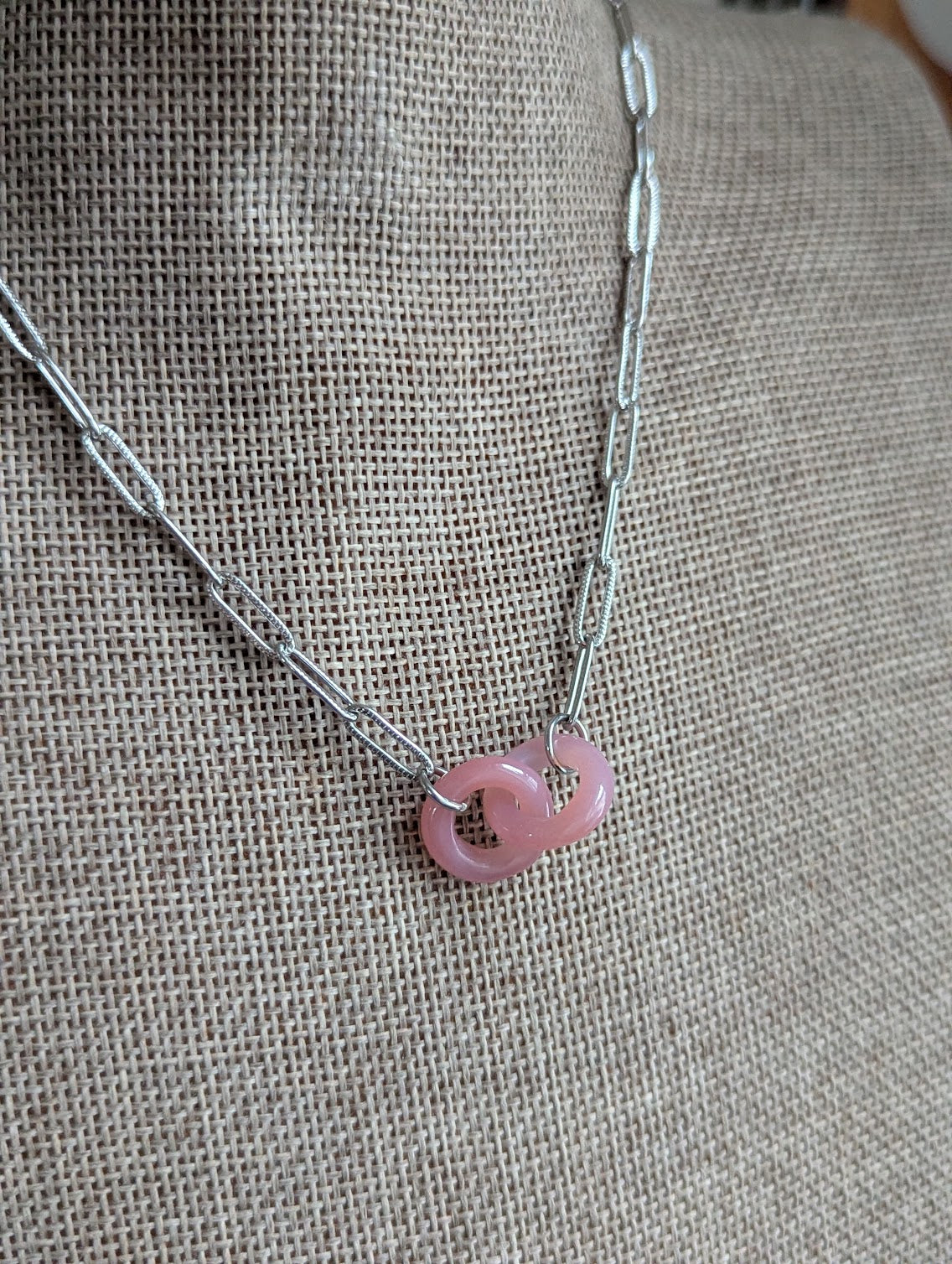 Pink Agate Interlocking Rings Silver Paperclip Chain