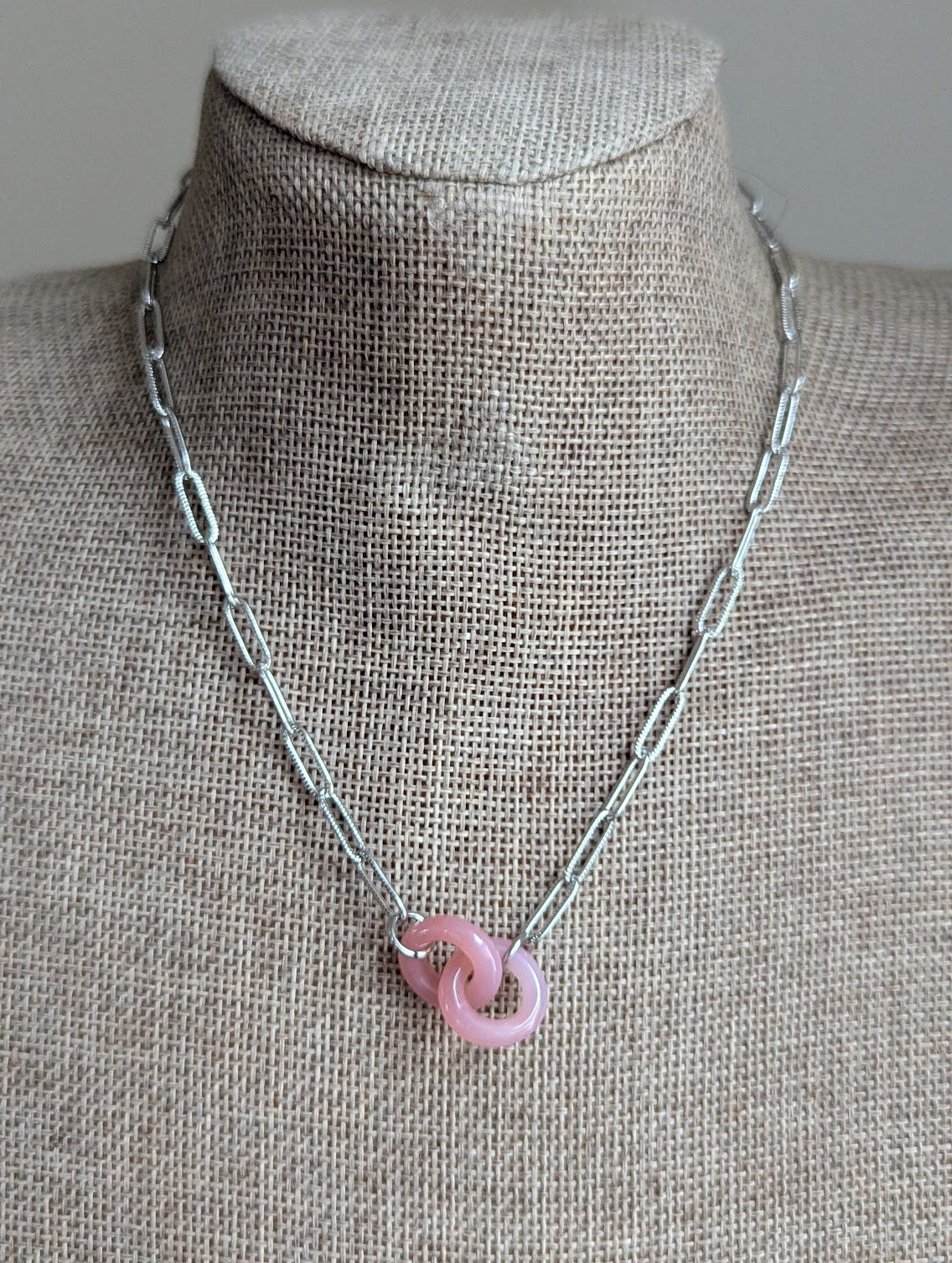 Pink Agate Interlocking Rings Silver Paperclip Chain