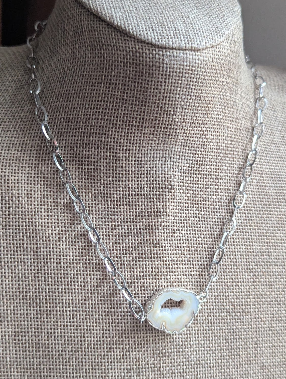 Silver Agate Slice Short Necklace