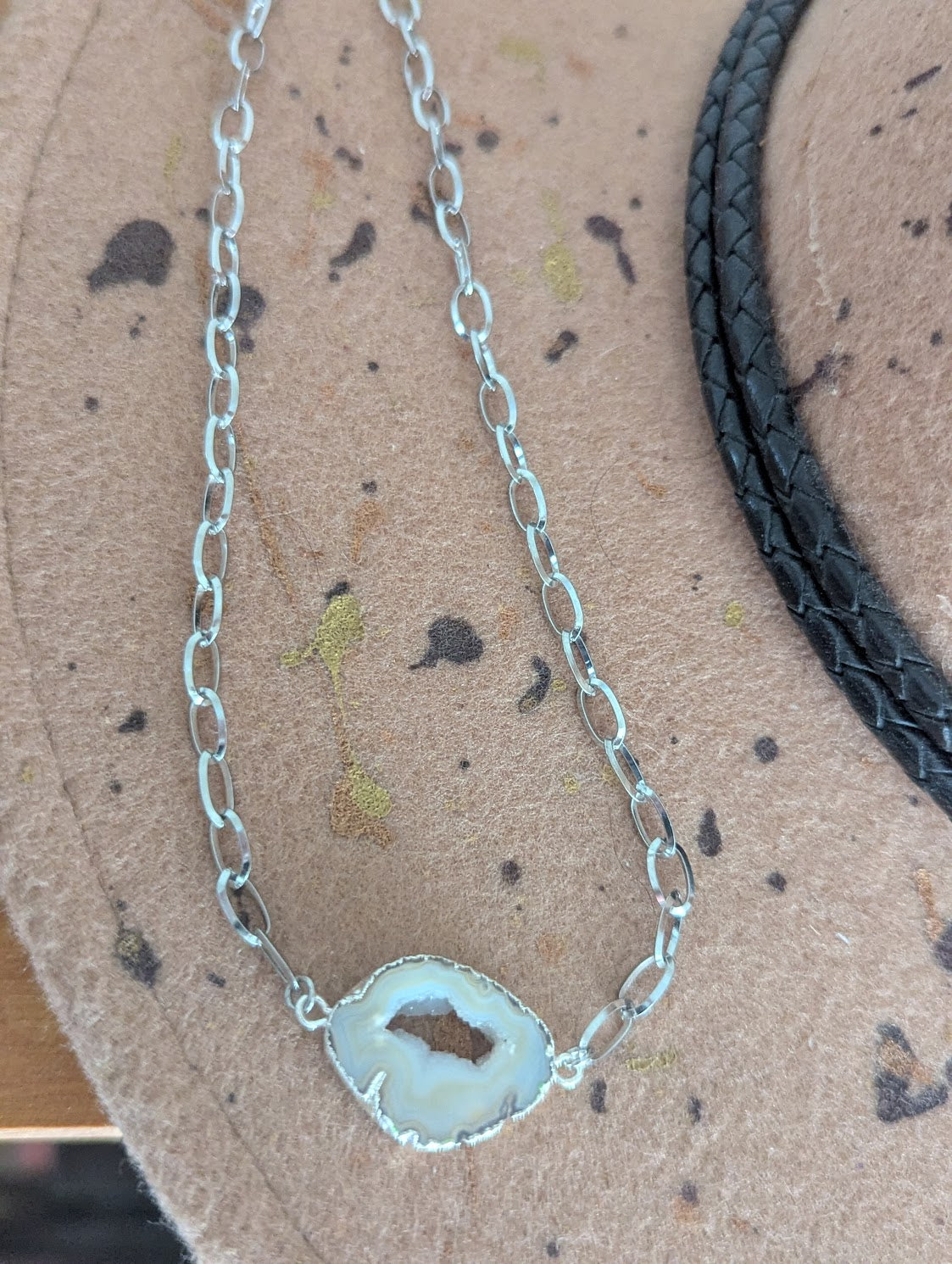 Silver Agate Slice Short Necklace