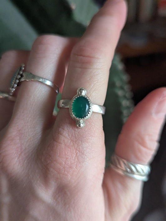 Green Onyx Silver Embellishment Ring - Size 6