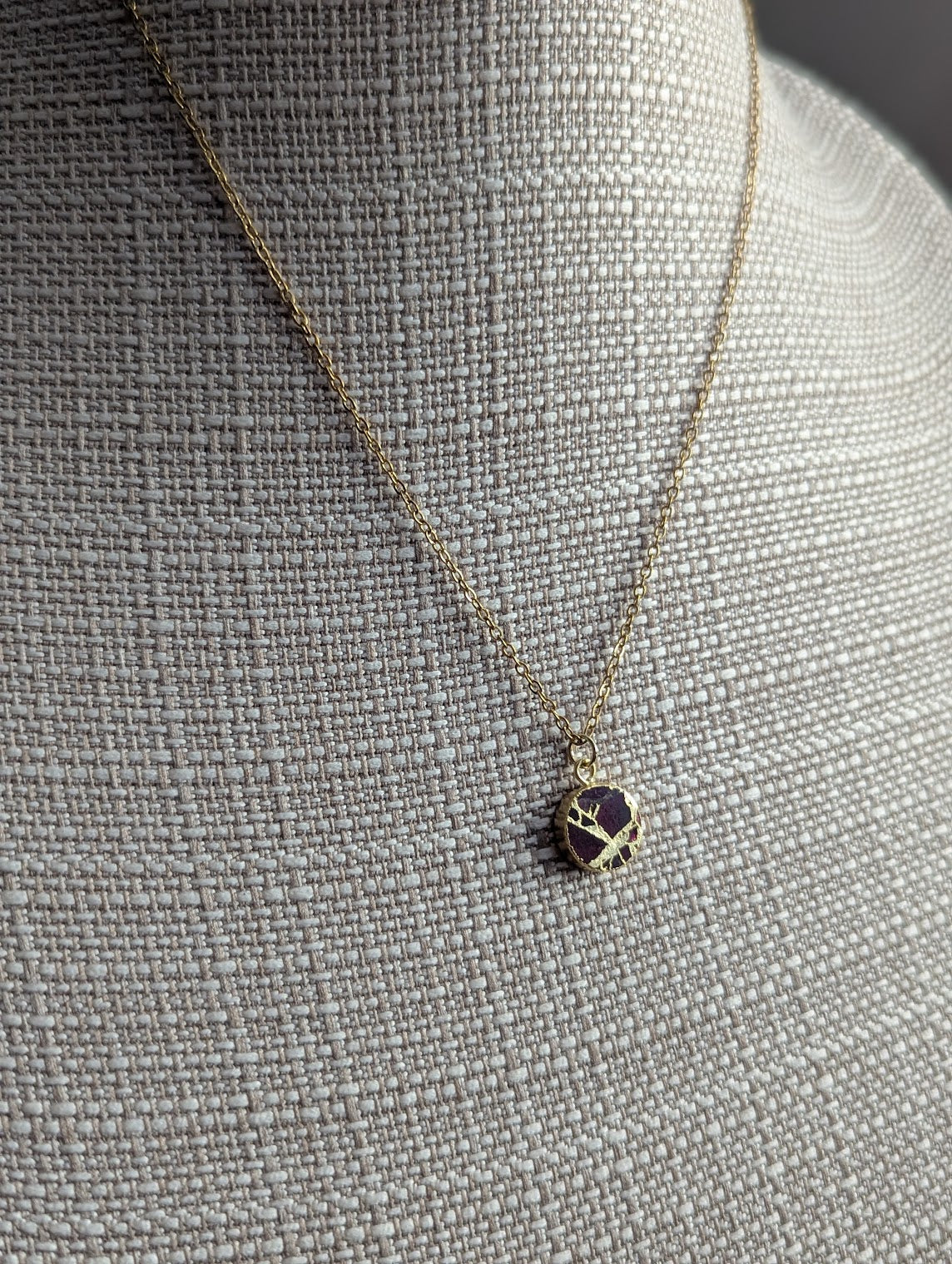 Fuchsia Round Mosaic Gold Necklace