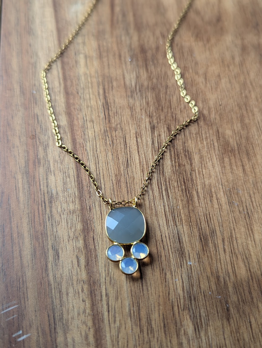 Light Grey Quartz and Opalite Gold Necklace
