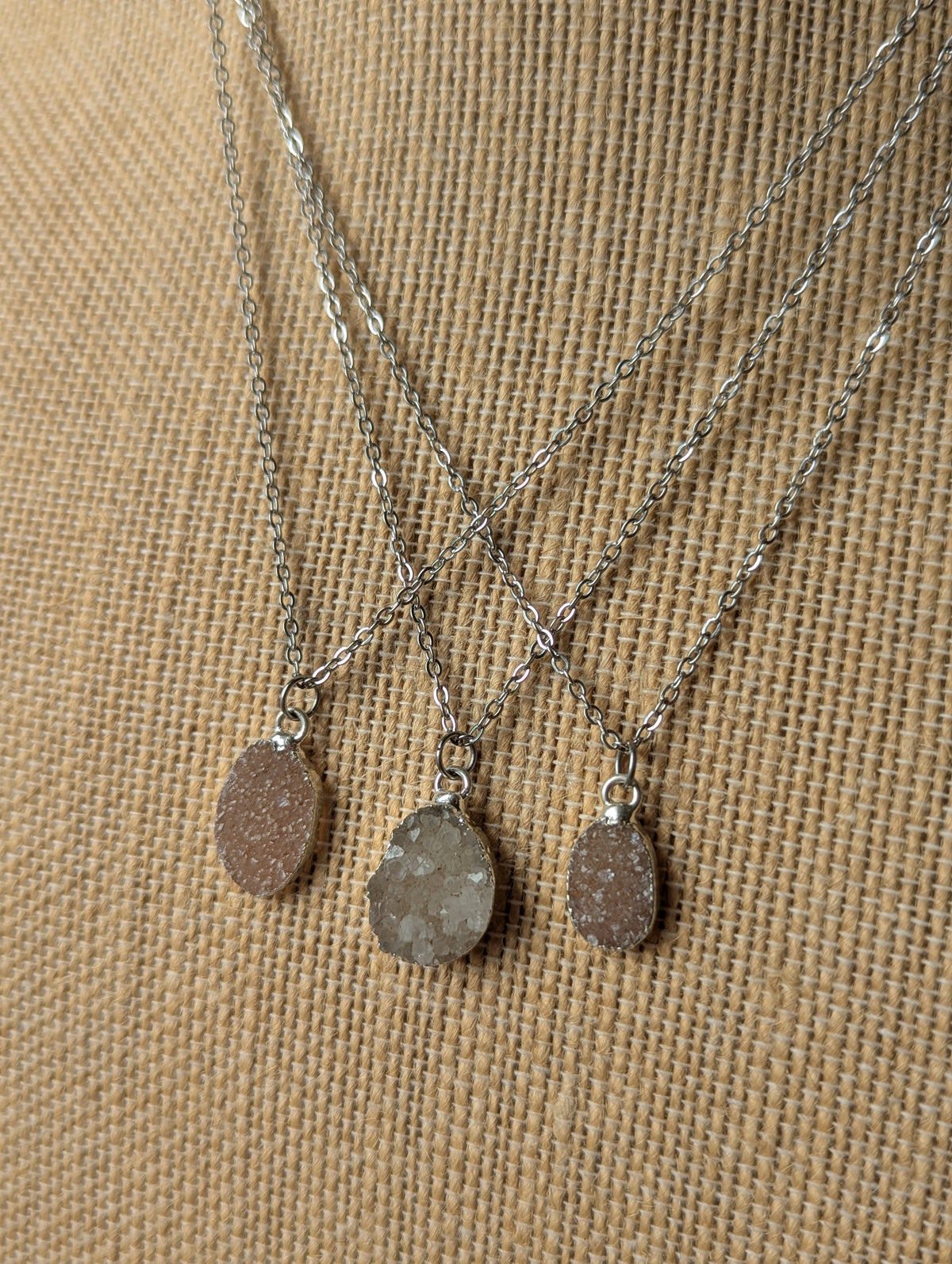 Colgantes Druzy en acero inoxidable (varios estilos disponibles)