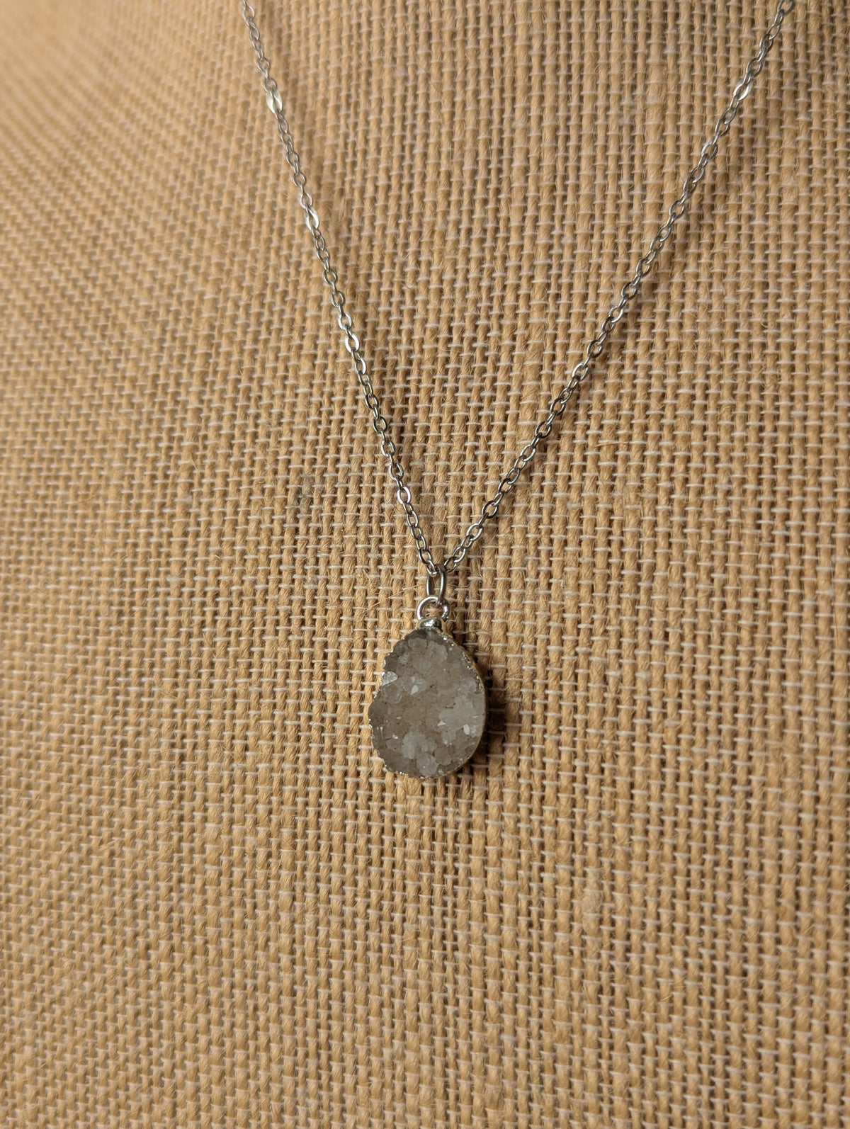 Colgantes Druzy en acero inoxidable (varios estilos disponibles)