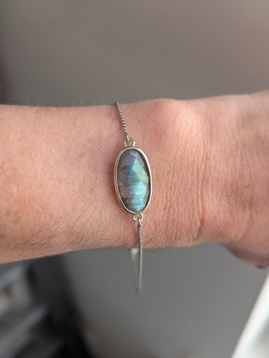 Faceted Labradorite Oval Silver Slider Bracelet