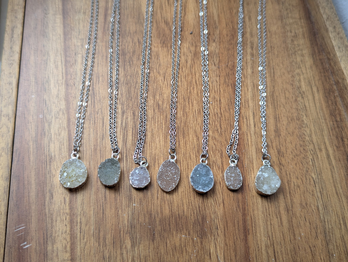 Colgantes Druzy en acero inoxidable (varios estilos disponibles)