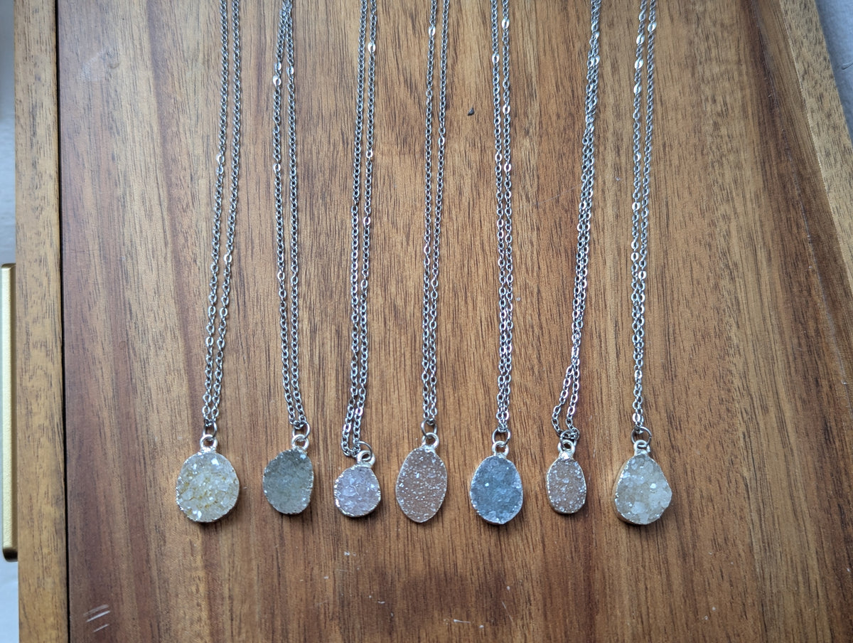 Colgantes Druzy en acero inoxidable (varios estilos disponibles)
