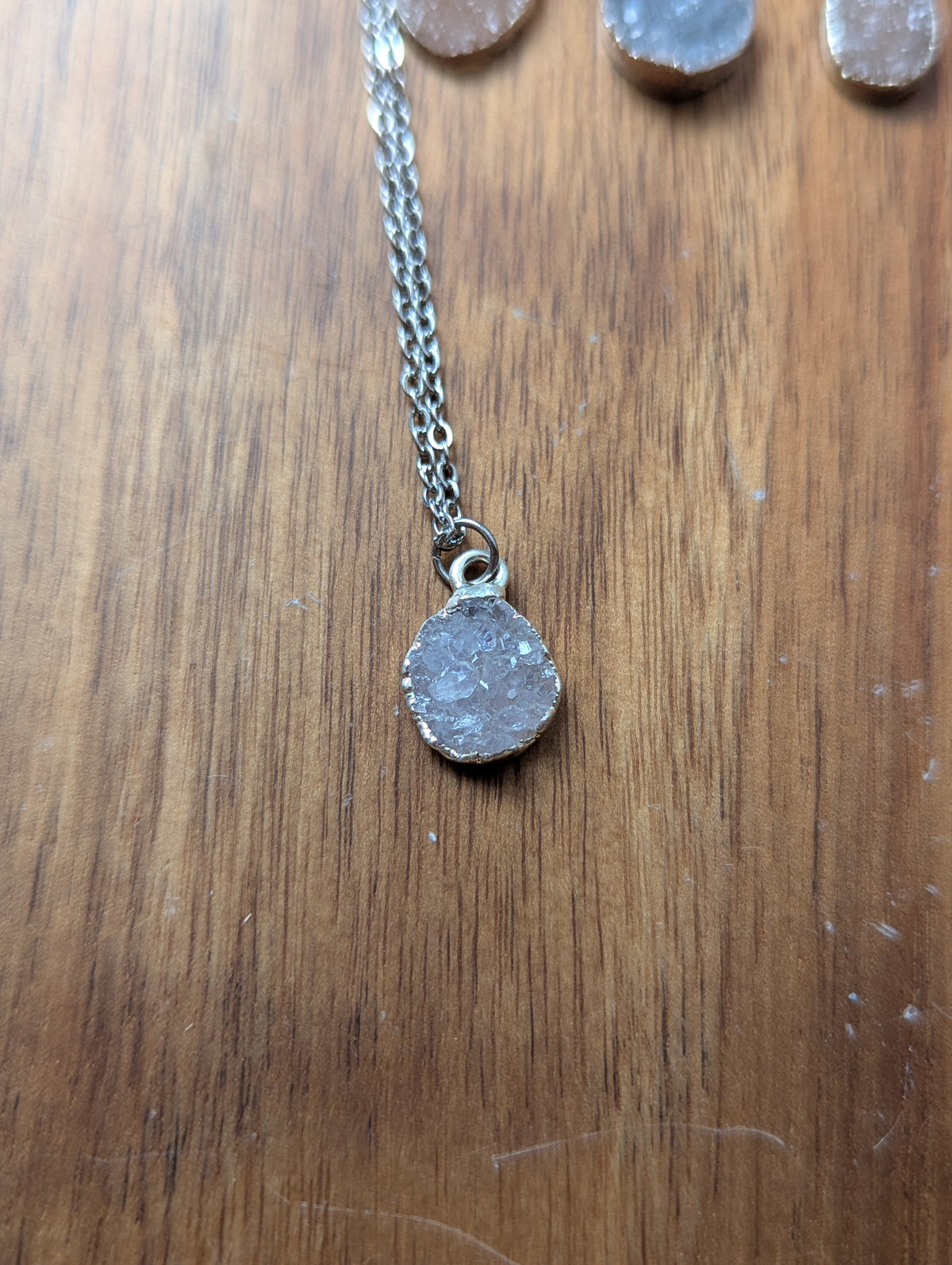 Colgantes Druzy en acero inoxidable (varios estilos disponibles)