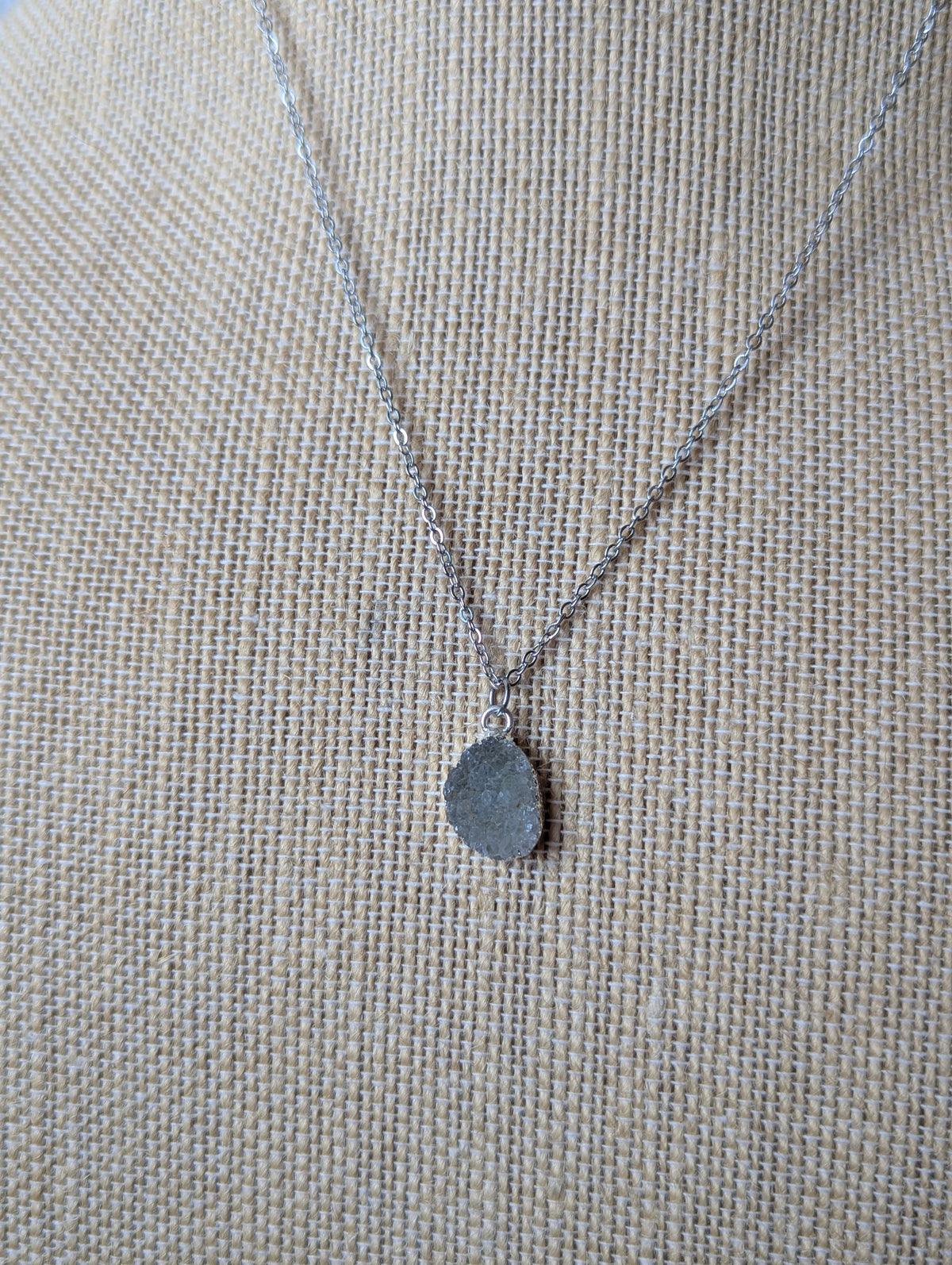 Colgantes Druzy en acero inoxidable (varios estilos disponibles)