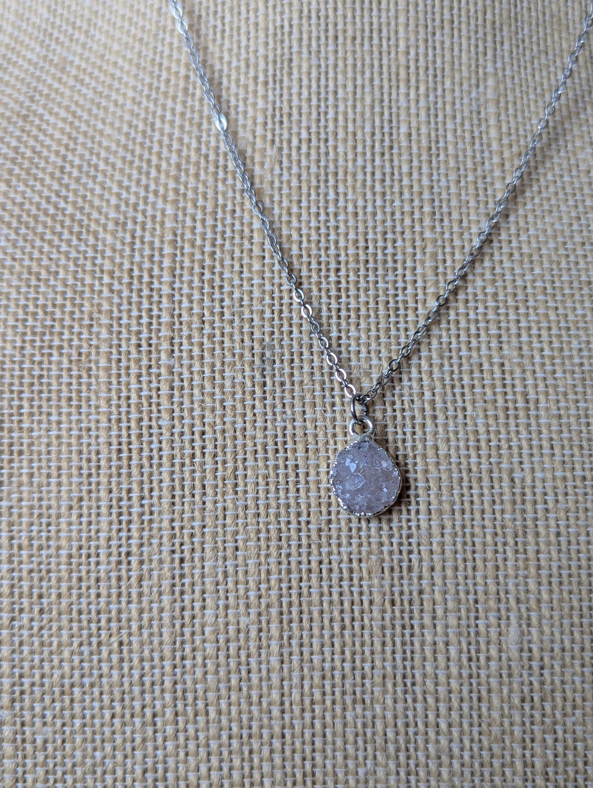 Colgantes Druzy en acero inoxidable (varios estilos disponibles)
